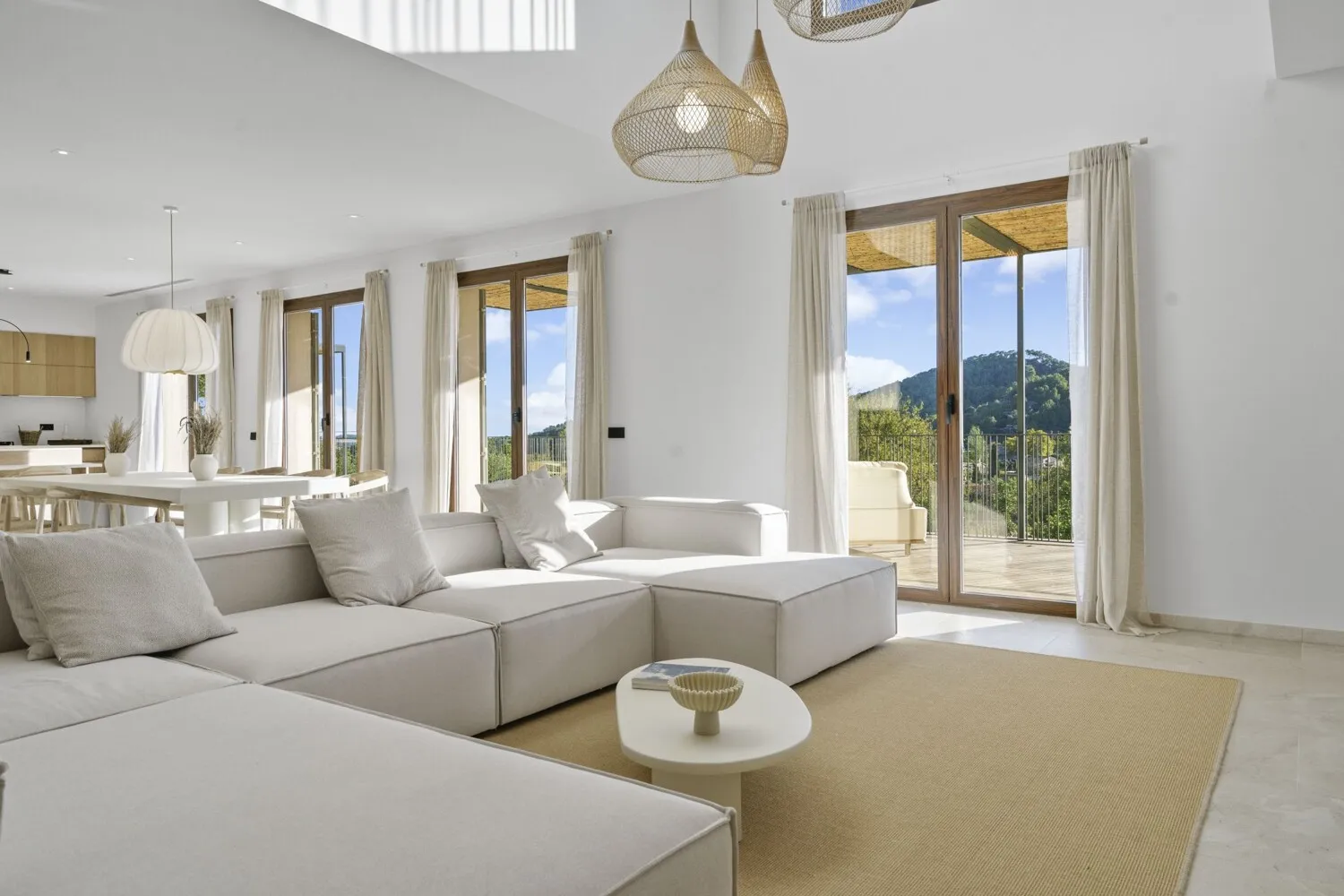 Vista desde el sofá a la terraza