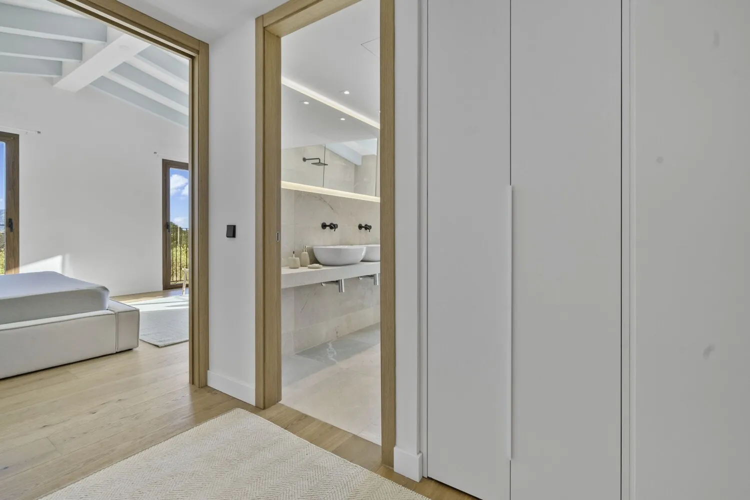 Dormitorio con baño privado