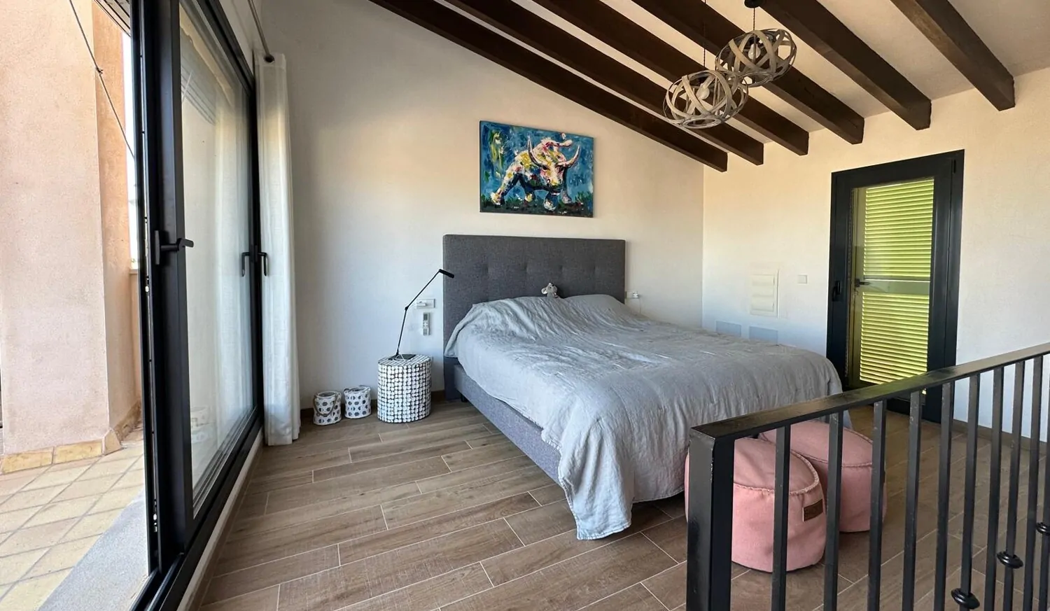 Schlafzimmer mit Terrasse