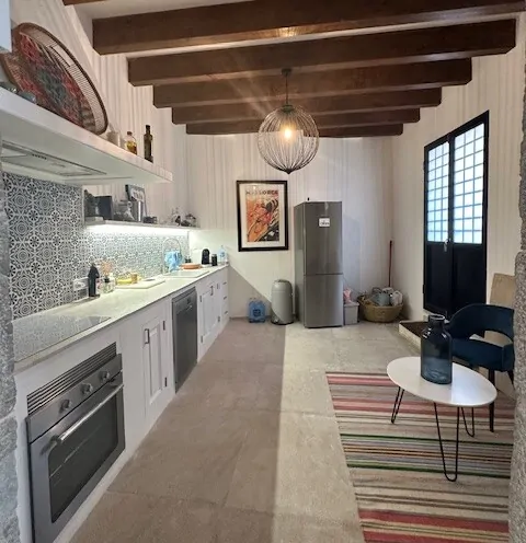 Gemütliche Einbauküche