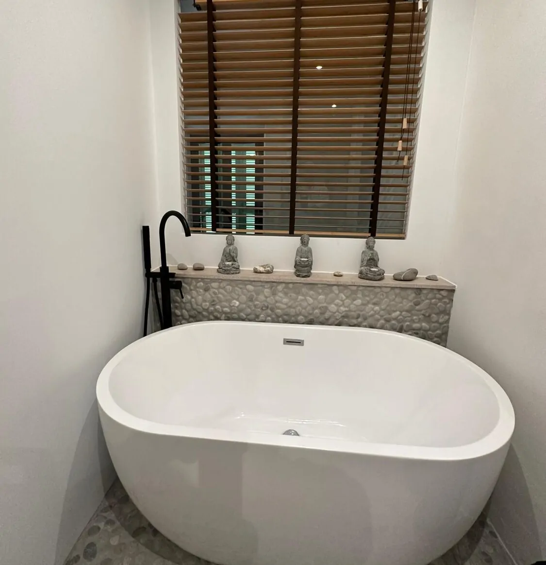 Badewanne im ersten Stock