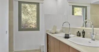 von_poll_real_estate_property_ES253745634_image_9