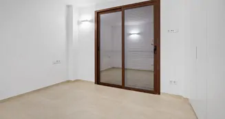 von_poll_real_estate_property_ES253745663_image_5