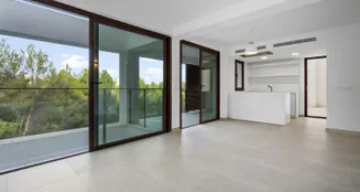 von_poll_real_estate_property_ES253745663_image_0