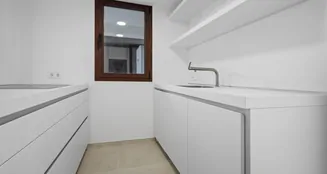 von_poll_real_estate_property_ES253745663_image_1