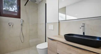 von_poll_real_estate_property_ES253745663_image_32