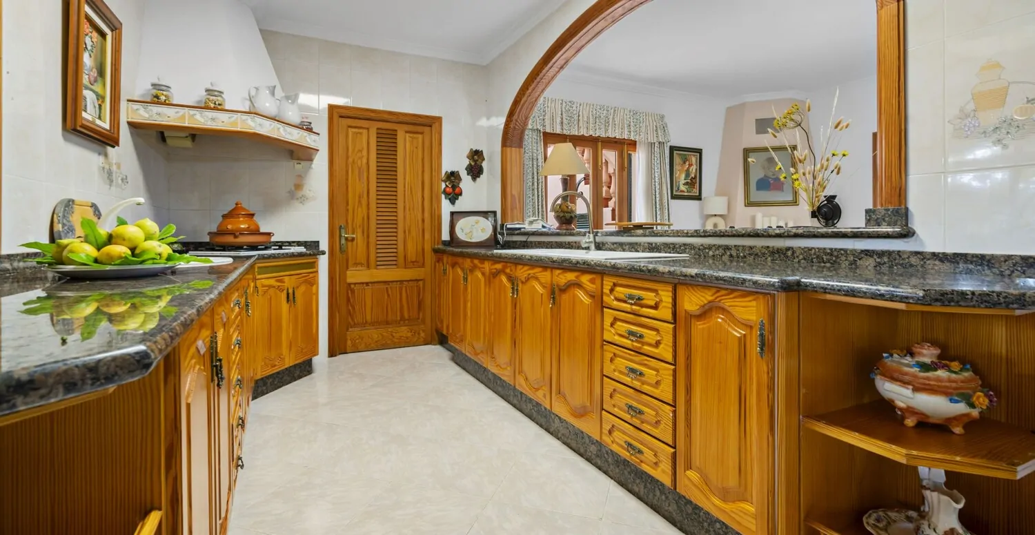 Einbauküche im mallorquinischen Stil