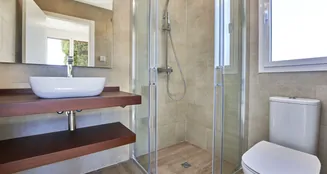 von_poll_real_estate_property_ES253745674_image_12