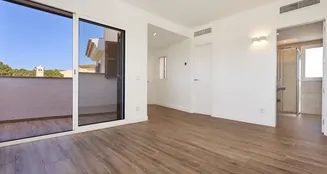 von_poll_real_estate_property_ES253745674_image_16