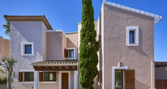 von_poll_real_estate_property_ES253745674_image_1