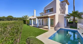 von_poll_real_estate_property_ES253745674_image_0