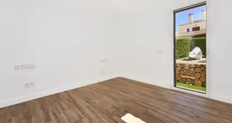 von_poll_real_estate_property_ES253745674_image_11