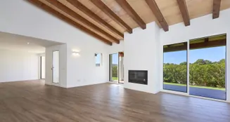 von_poll_real_estate_property_ES253745674_image_4