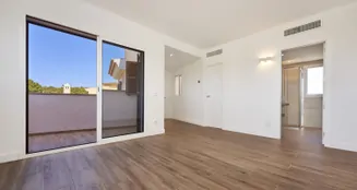 von_poll_real_estate_property_ES253745674_image_41