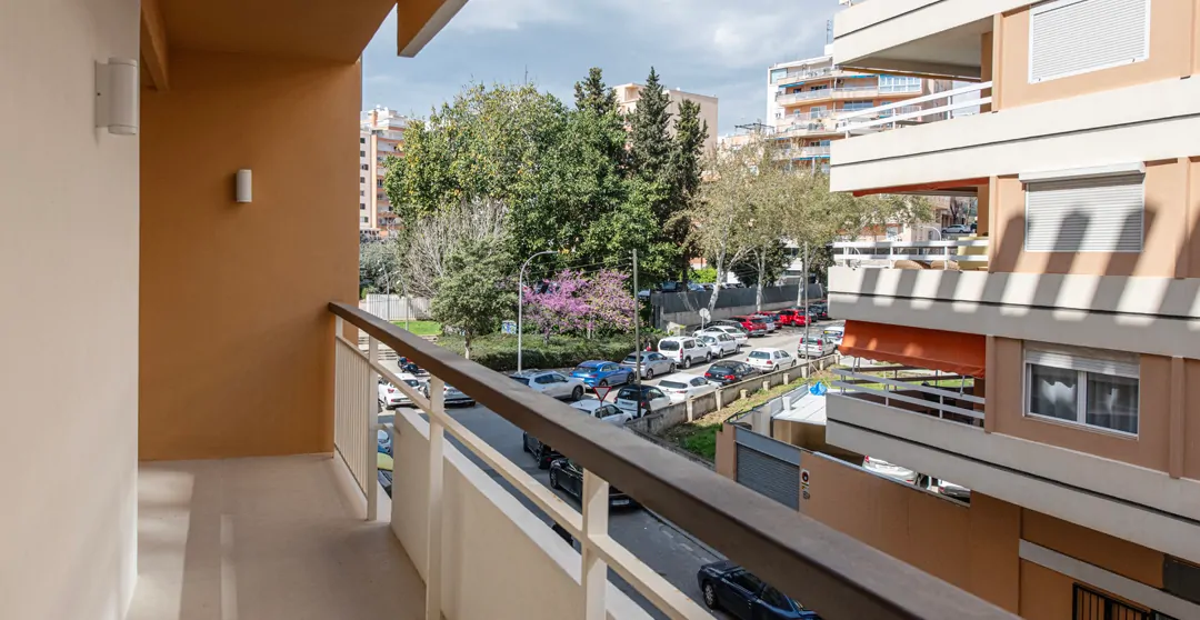 Balcón con vista al parque