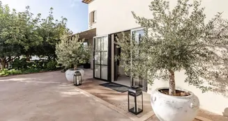 von_poll_real_estate_property_ES253745687_image_1