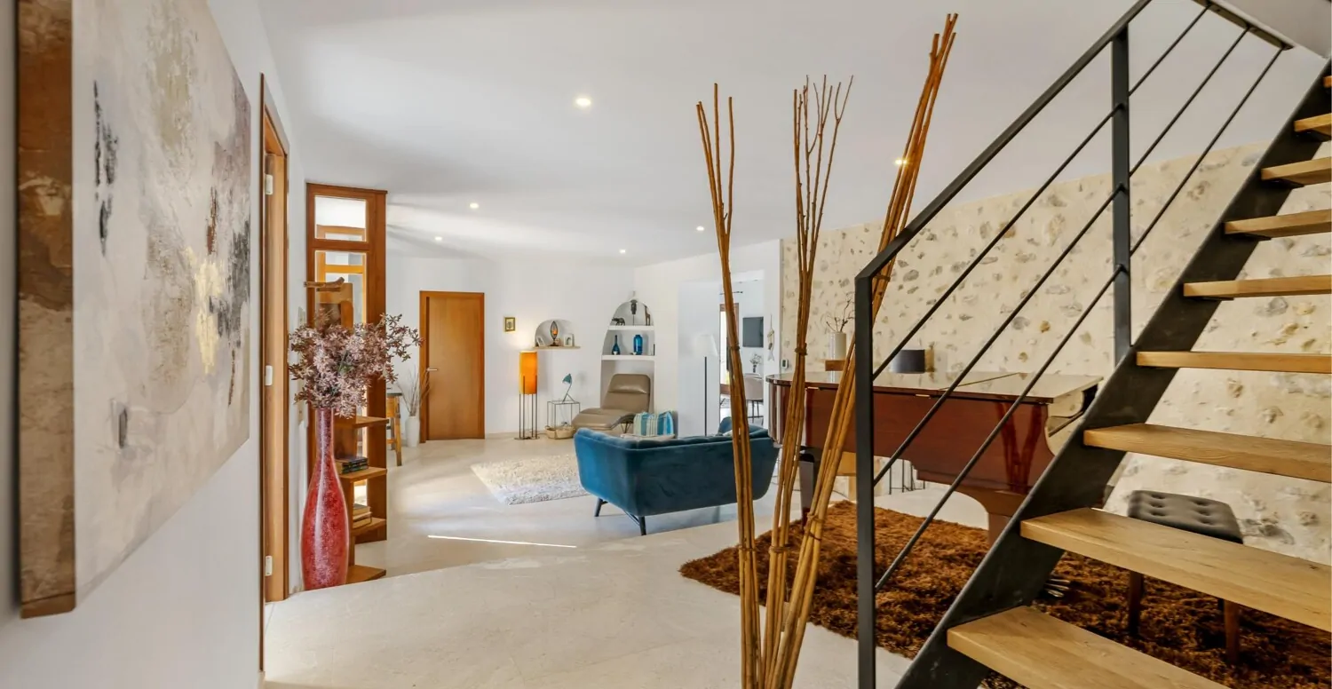 Flur mit Treppenaufgang