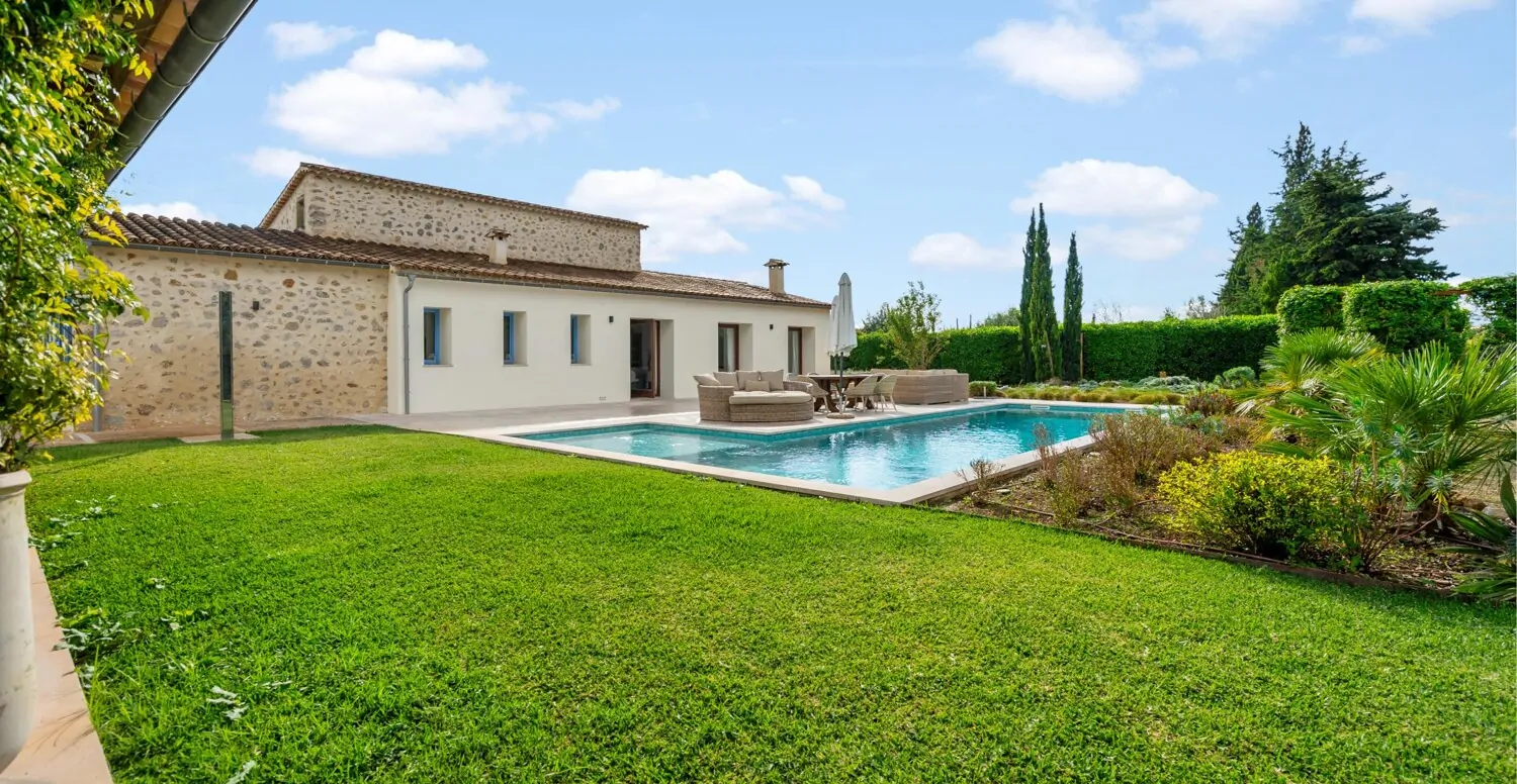 Garten mit Poolblick