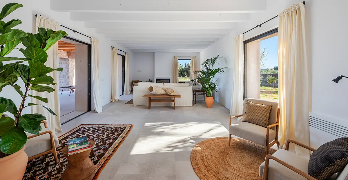 Spektakuläre-Finca-mit-großem-Pool-in-Selva-13