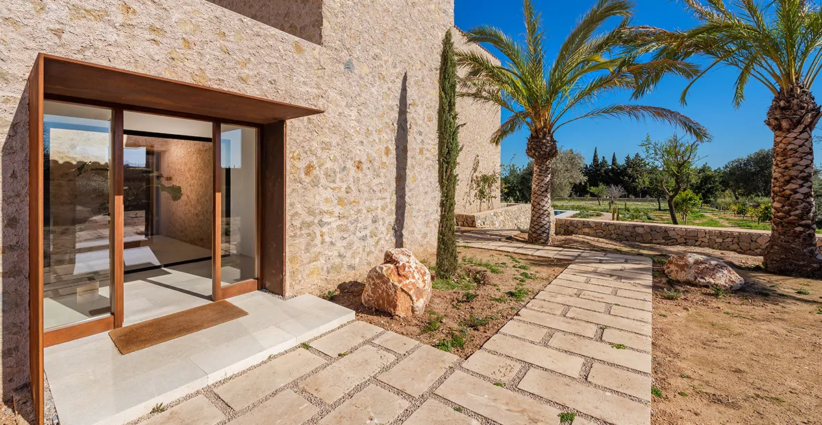 Spektakuläre-Finca-mit-großem-Pool-in-Selva-11