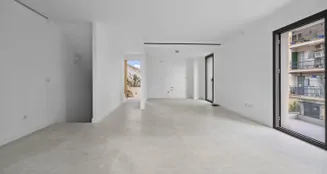 von_poll_real_estate_property_ES263745757_01_image_1