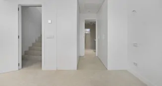 von_poll_real_estate_property_ES263745757_01_image_24