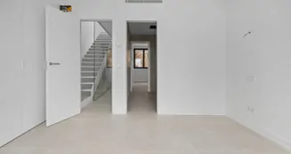 von_poll_real_estate_property_ES263745757_03_image_7