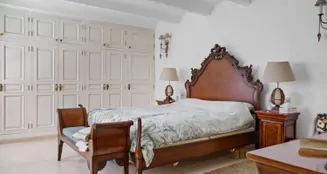 von_poll_real_estate_property_ES253745693_image_85