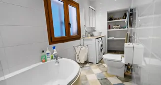 von_poll_real_estate_property_ES253745693_image_75