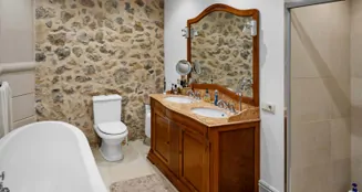 von_poll_real_estate_property_ES253745693_image_87