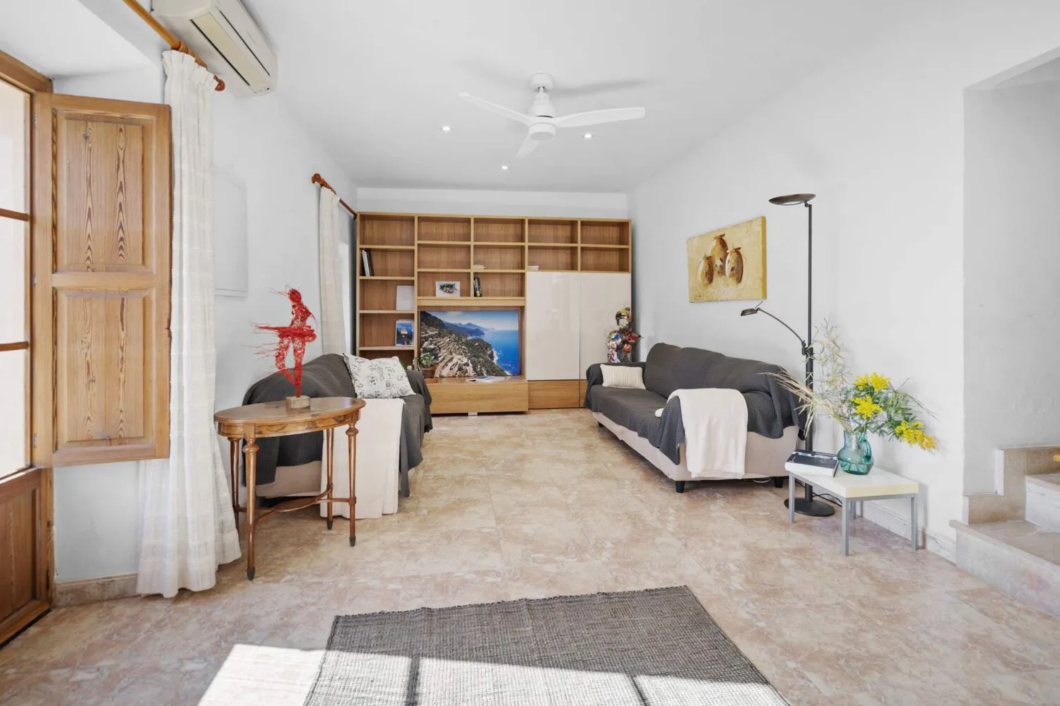 Blick ins Wohnzimmer