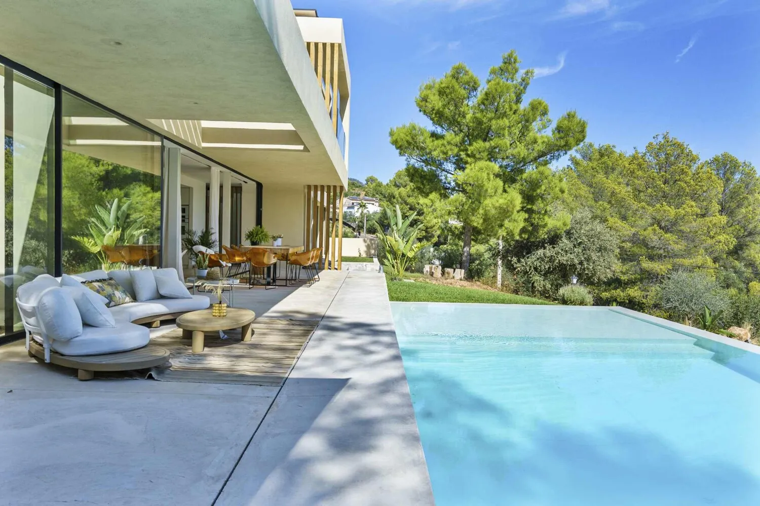 Terrasse und Pool
