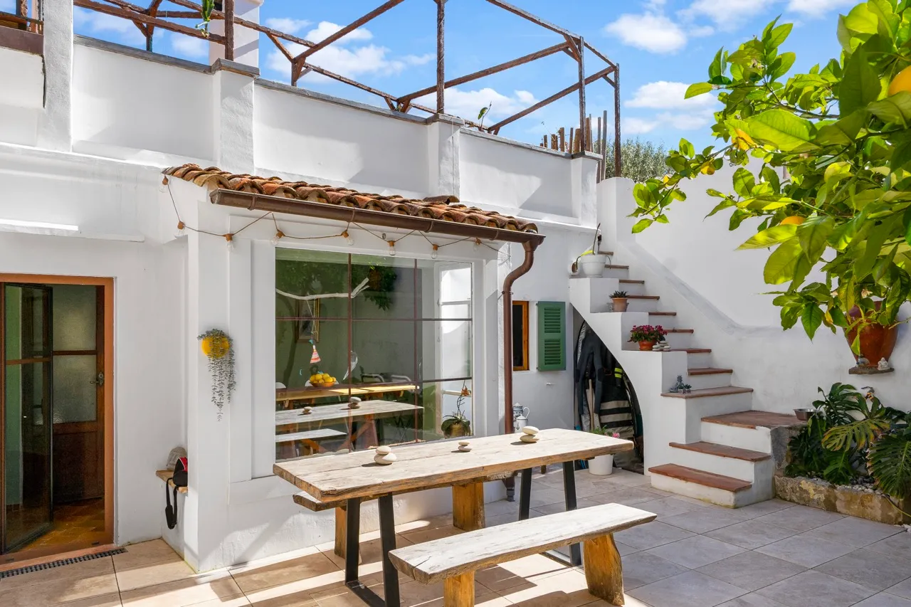 Escalera hasta la terraza