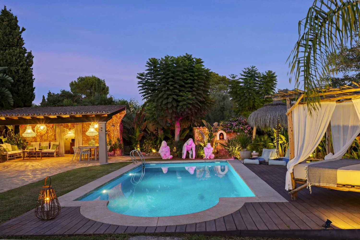 Pool am Abend