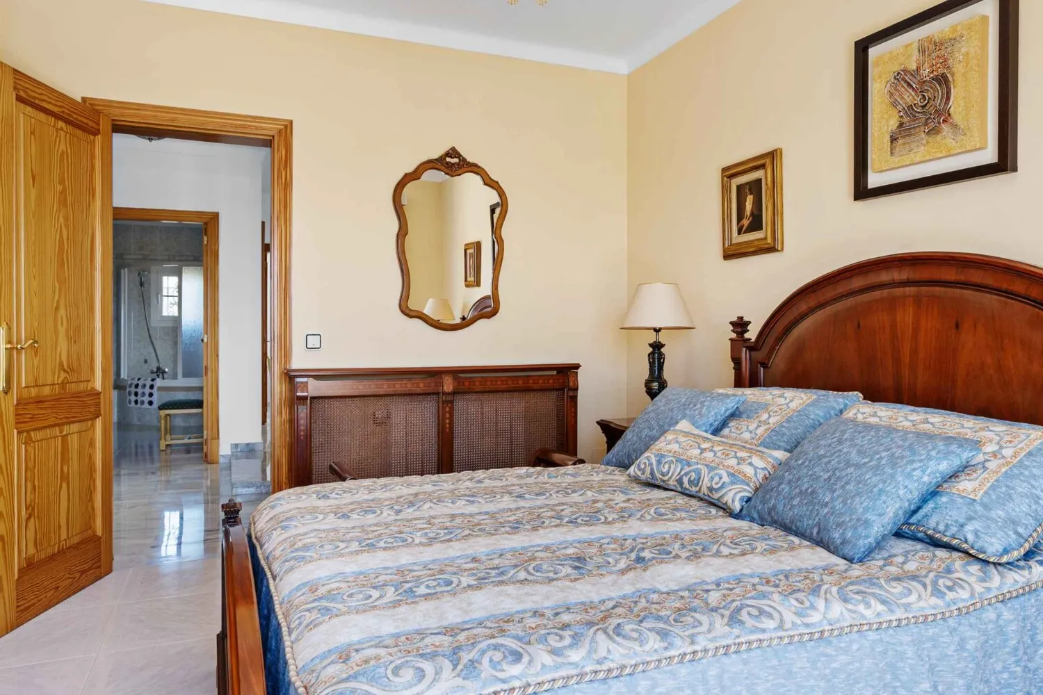 Schlafzimmer