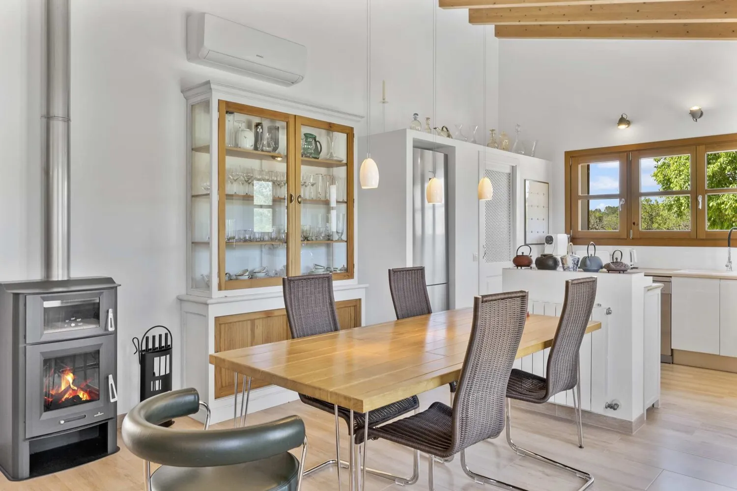 Cocina y comedor