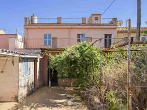 Stadthaus mit genehmigtem Bauprojekt, Patio und Pool in Santa Maria del Camí