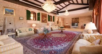 von_poll_real_estate_property_ES191207_image_10