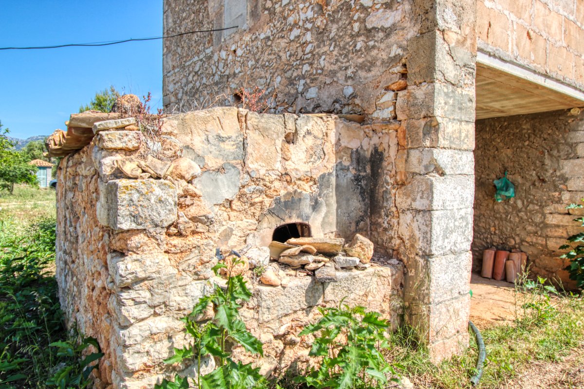 fantastische-finca-mit-rustikalem-haus-zu-renovieren-mit-verschiedenen-projekten-ausgezeichnetes-grundstück-obst-und-olivenbäume-in-binissalem