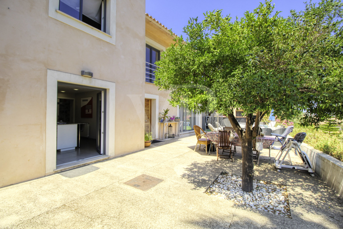 Zu verkaufen traditionelles Haus mit großem Garten, überdachtem Parkplatz und fantastischer Aussicht auf Sóller