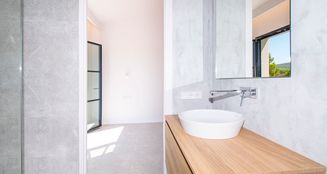 von_poll_real_estate_property_ES223743737_image_20
