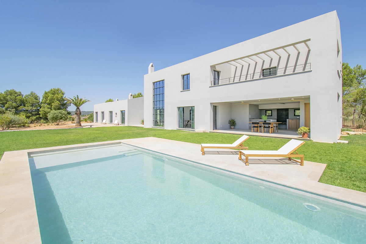 Newly built, luxury house in Santa María