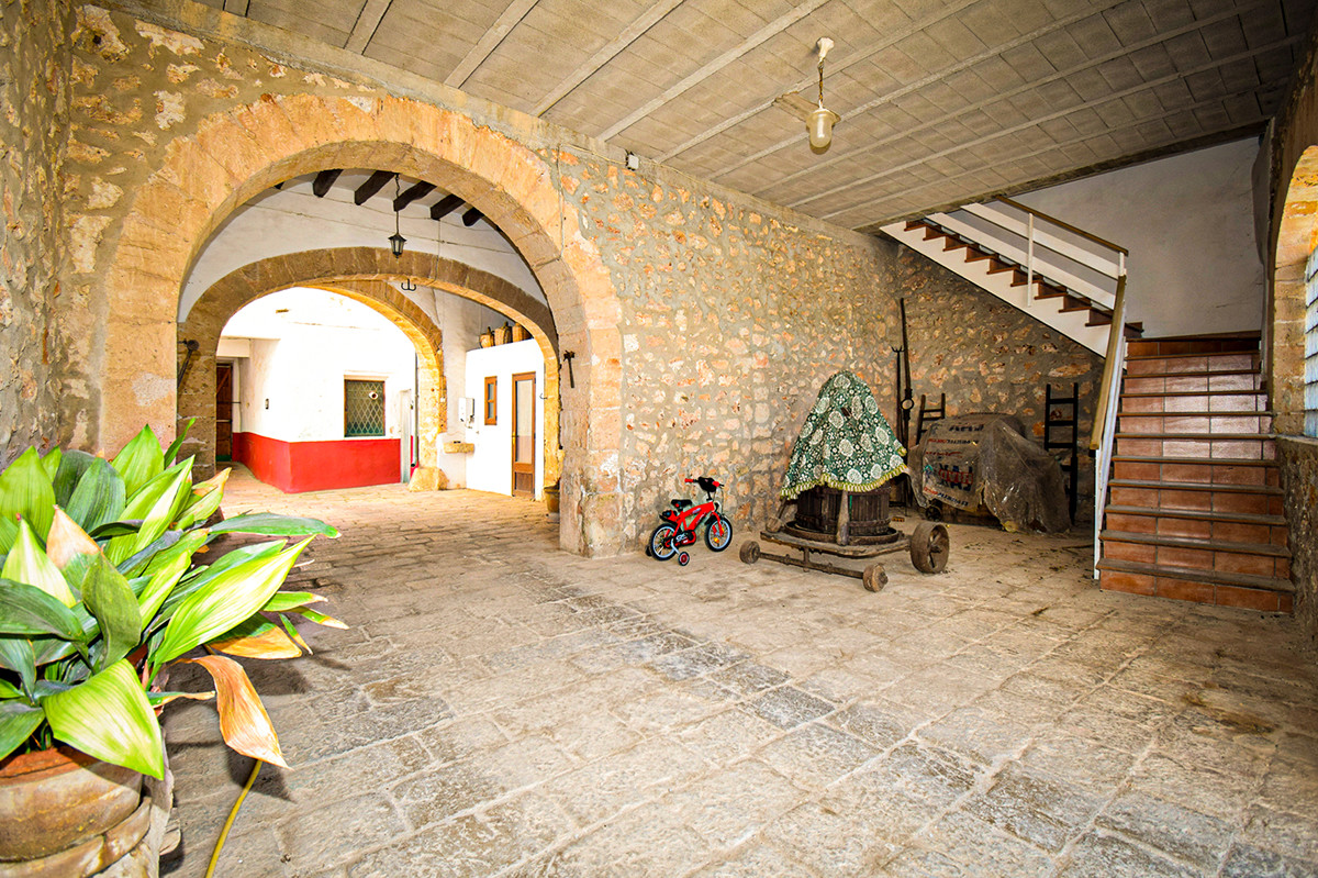 Espectacular-casa-señorial-en-Santa María del Camí (42)