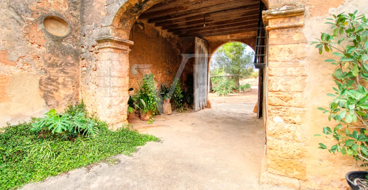 Zu renovierendes Haus aus dem 17. Jahrhundert und großes Baugrundstück im Osten von Palma de Mallorca