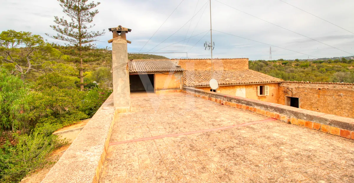 Zu renovierendes Haus aus dem 17. Jahrhundert und großes Baugrundstück im Osten von Palma de Mallorca