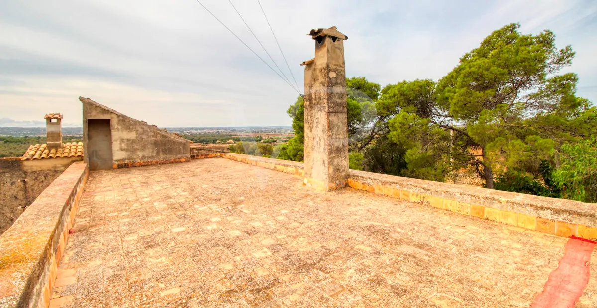 Zu renovierendes Haus aus dem 17. Jahrhundert und großes Baugrundstück im Osten von Palma de Mallorca