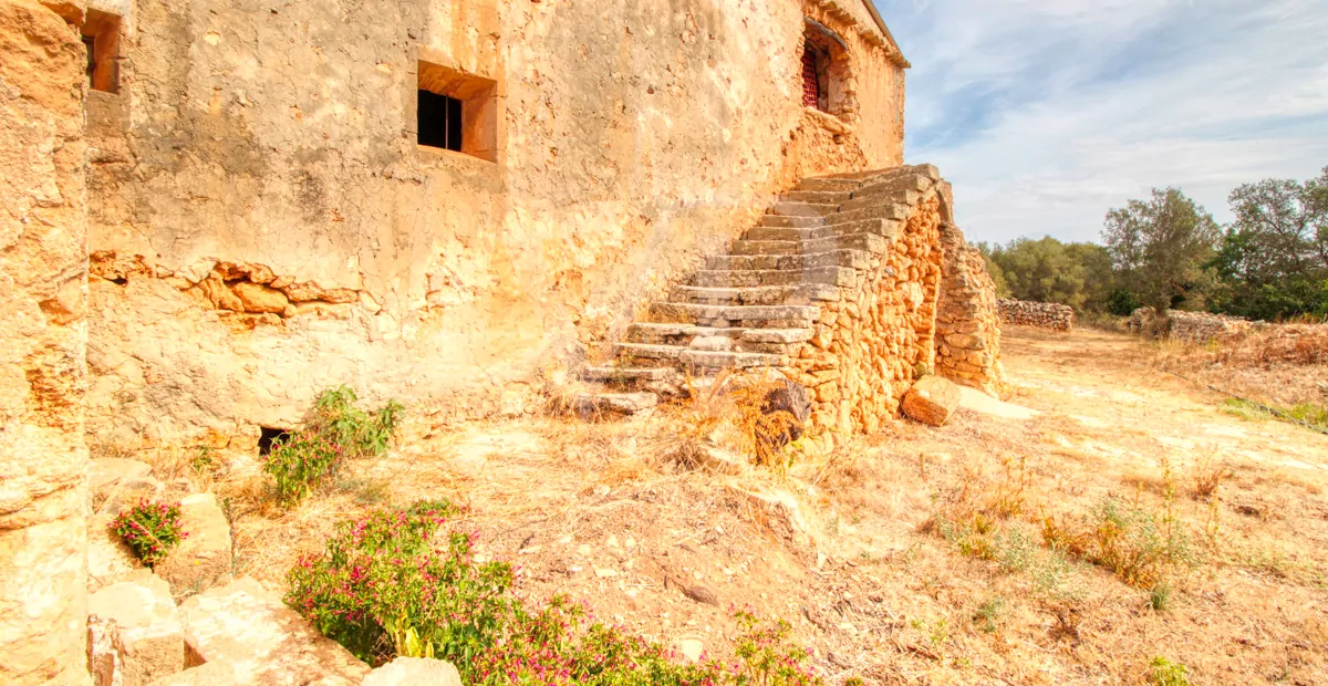 Zu renovierendes Haus aus dem 17. Jahrhundert und großes Baugrundstück im Osten von Palma de Mallorca