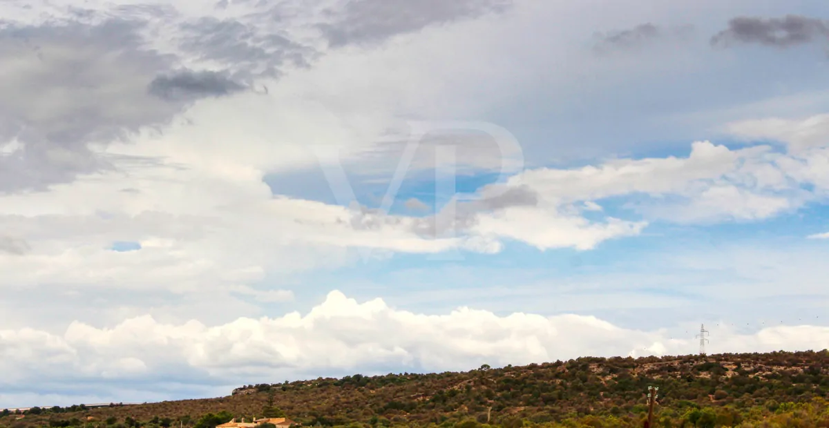 Zu renovierendes Haus aus dem 17. Jahrhundert und großes Baugrundstück im Osten von Palma de Mallorca