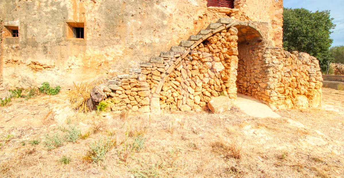 Zu renovierendes Haus aus dem 17. Jahrhundert und großes Baugrundstück im Osten von Palma de Mallorca