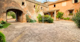 von_poll_real_estate_property_ES223743853_image_0